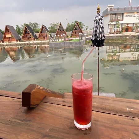 Resort & Resto Talaga Sundayana Subang Exterior photo