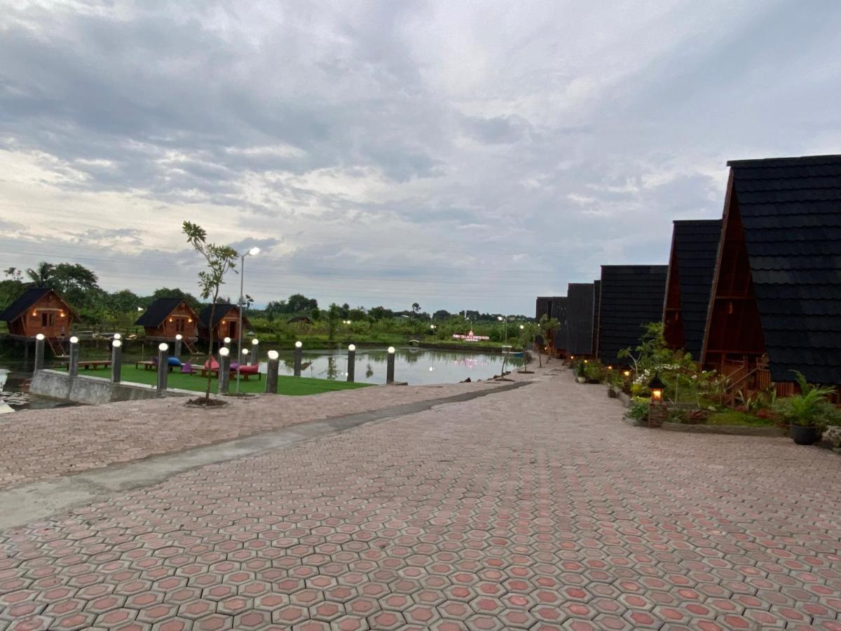 Resort & Resto Talaga Sundayana Subang Exterior photo